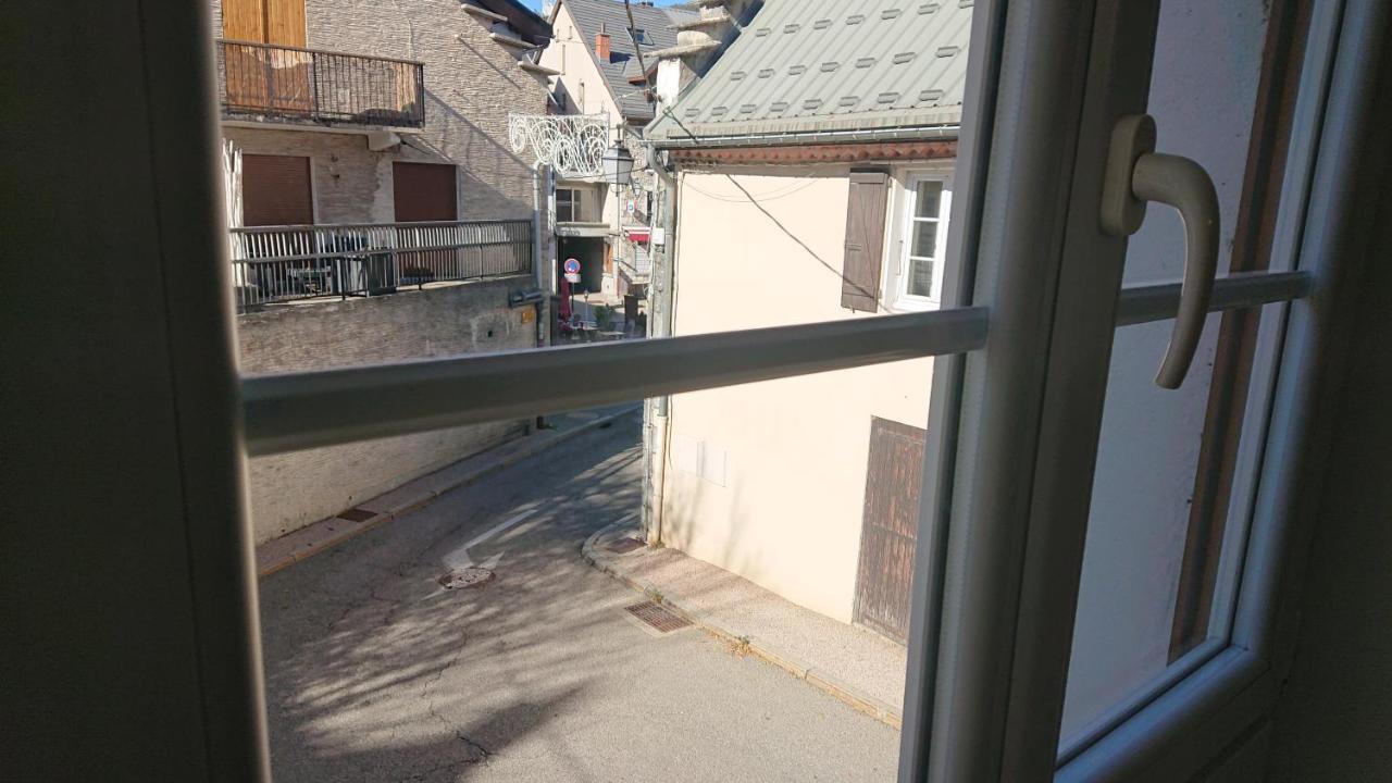 Grande Maison De Ville Renovee,Au Coeur Du Village Вилар-де-Лан Екстериор снимка