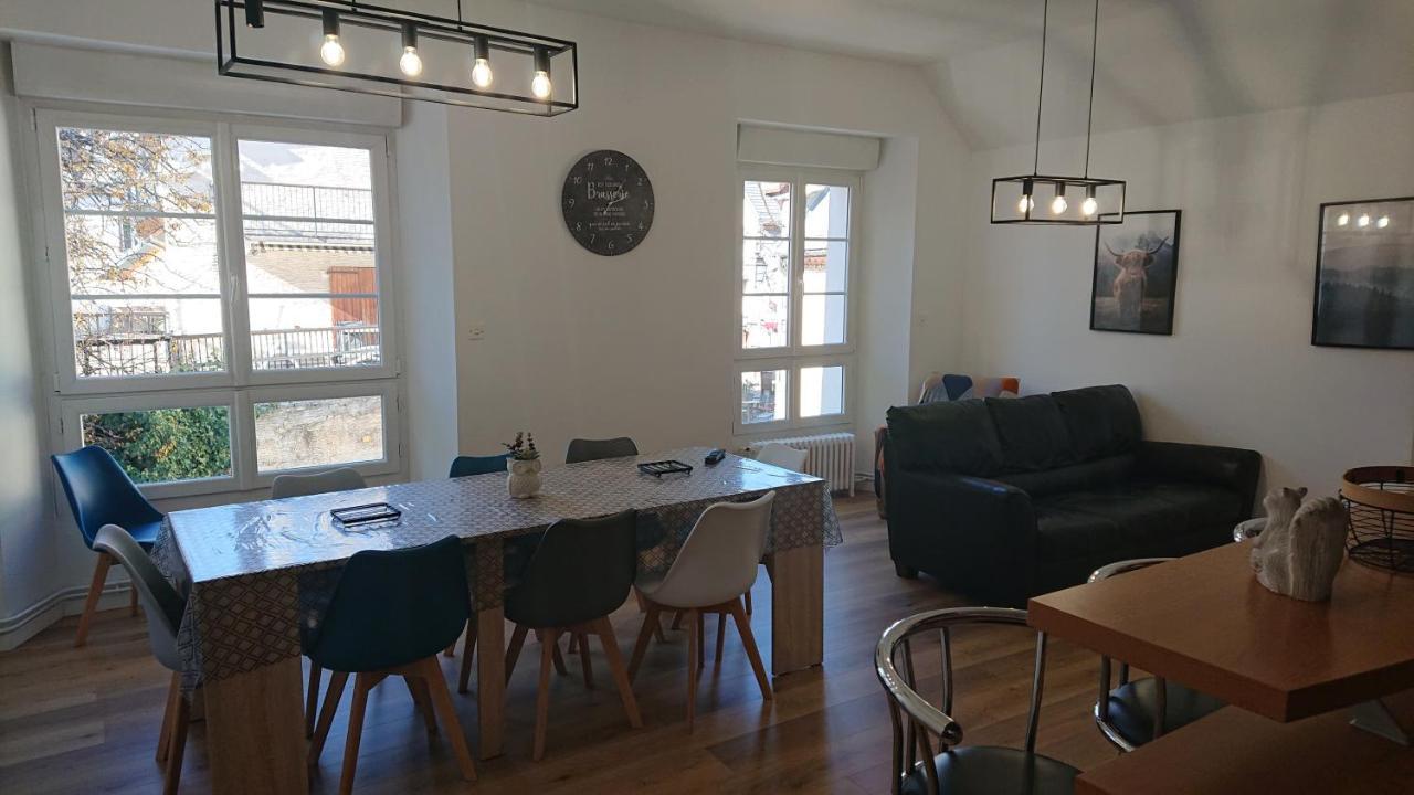 Grande Maison De Ville Renovee,Au Coeur Du Village Вилар-де-Лан Екстериор снимка