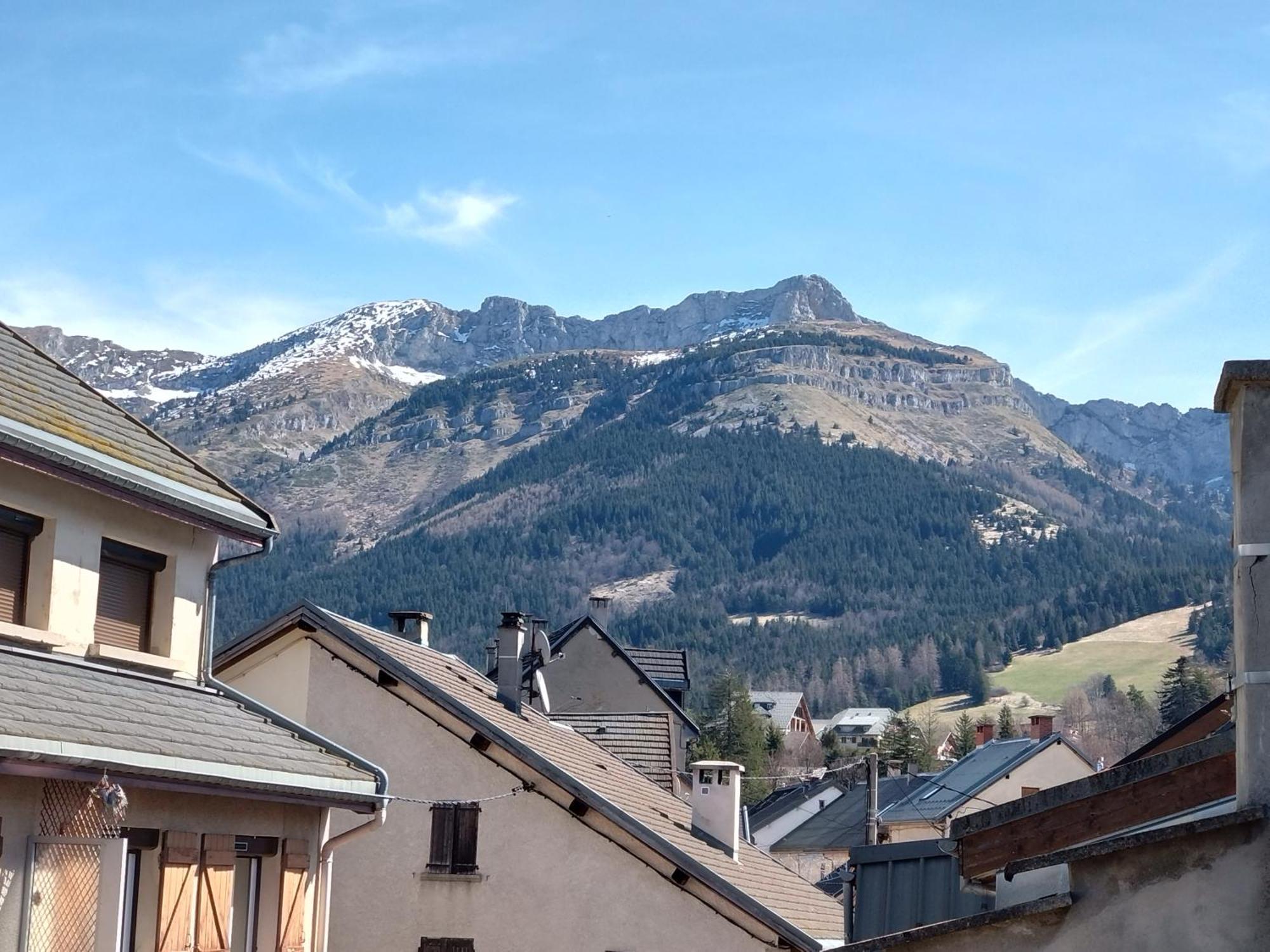 Grande Maison De Ville Renovee,Au Coeur Du Village Вилар-де-Лан Екстериор снимка